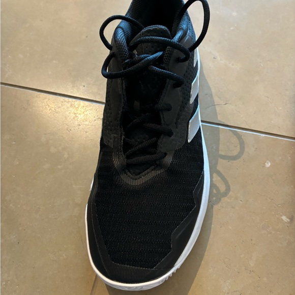 Adidas Tennis Shoes - Picture 3 of 9